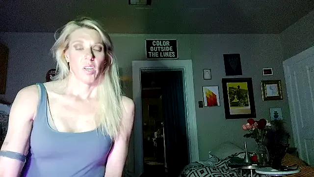 StripChat Glamazing is Freechat Glamazing — strip tease and twerk