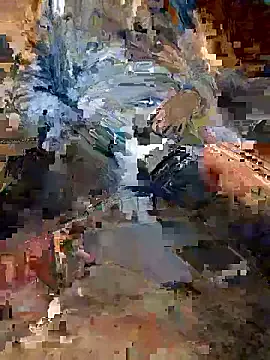 Hideen-real-face — Turn around & show hips (30 sec)