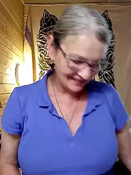 irinamaux on StripChat 