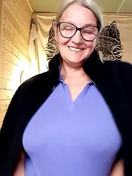 irinamaux on StripChat 