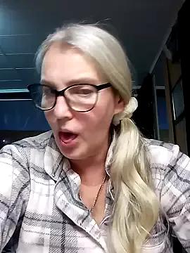 irinamaux on StripChat 