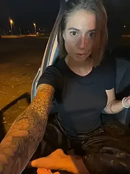 italianPassion — Boobies out+pic last tipper