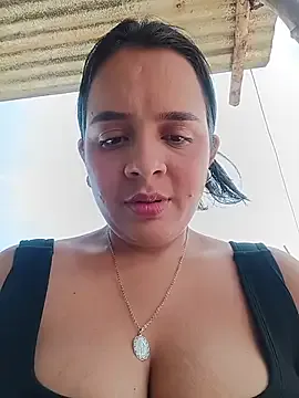 Julieth_hot-69 — Take off my panties in public 