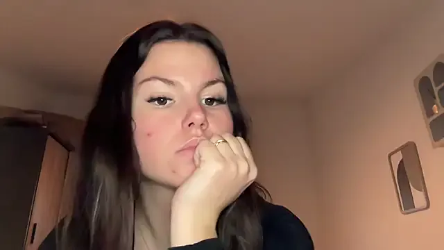 kiaraaaa75 — Freechat on StripChat