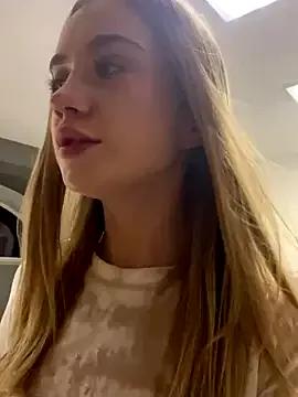 KiraMyers from StripChat