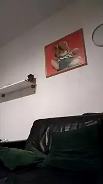 Knuffelstaaff123 from StripChat