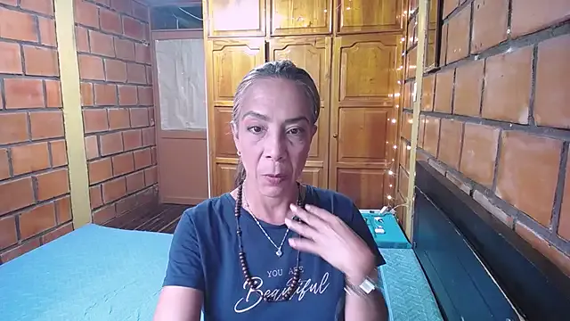 Lady_Lolla11 — Streaptease goal desnudame papi  