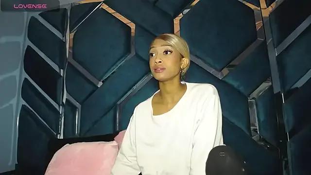 Lea_Sweetly from StripChat