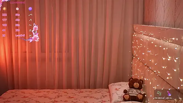 StripChat LiaGotti is Freechat LiaGotti — my hard neeples need clamps