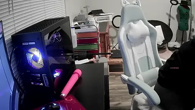 LilyFoxxx — Pink monster