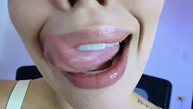 lisbet21x — Deep and saliva on the face, slap x5