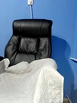 Lora85 — Freechat on StripChat