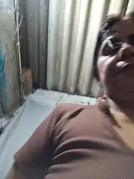 Lucerito-Hot — Dedo en el culo