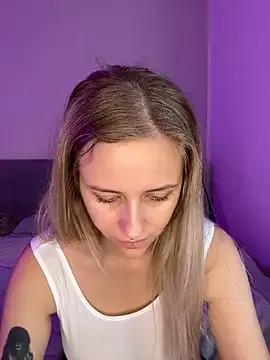 lunawolf21 from StripChat