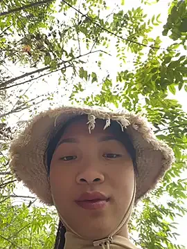 Lyn-be99 — Spanks asx55