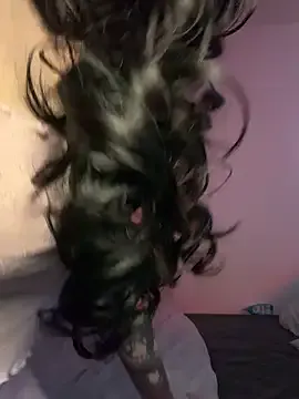 madelinexx — Dildo blowjob while being topless 