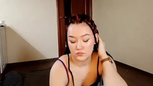 MarylinAmell — Extreme close-up: see every detail