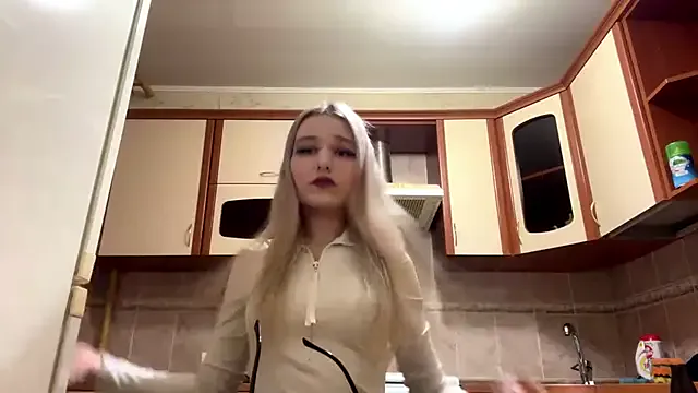 StripChat MiaBerlateen is Freechat MiaBerlateen — Touch my belly