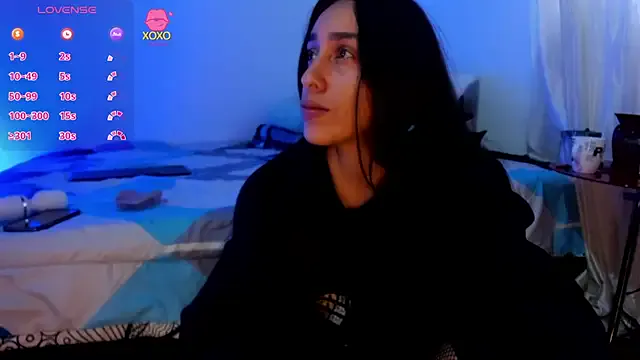 Milan_Rouxx — PANTY OFF AND PLAYING WITH MY KITTY