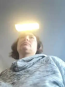 MilfyMrsRobinson on StripChat