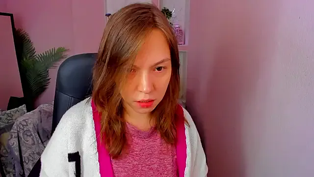 Persephoni — enjoy myself in doggy close-up