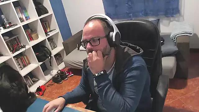 ravingr4d4 from StripChat