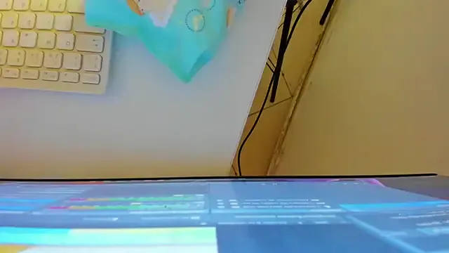 Roxanedewalle — get naked cum say hi!