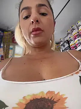 sammyqueenx21 — be full naked at the store ticket 44 tks