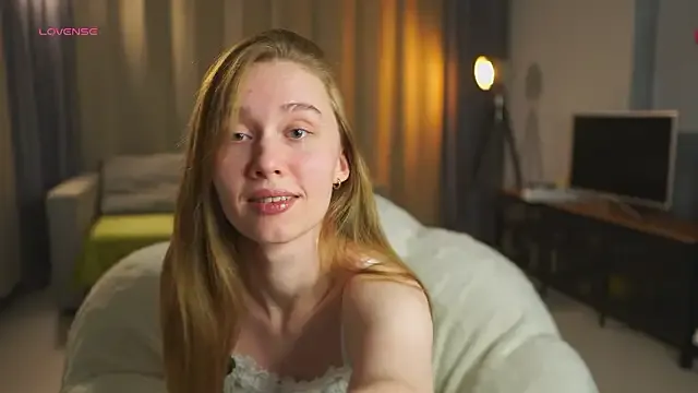 SharaNewbern — let me stroke my pussy under panties