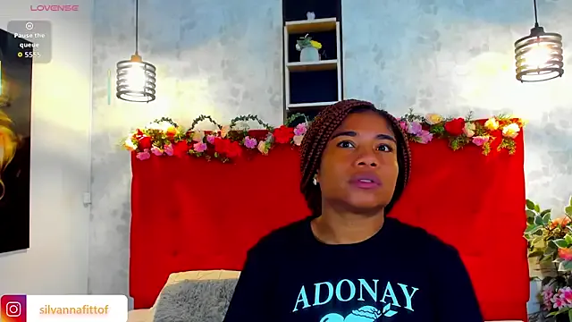 SilvannaFit — Topless, flex & lick my biceps