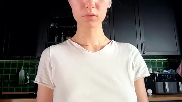 solar_bella — Few jumps with deep cleavage!