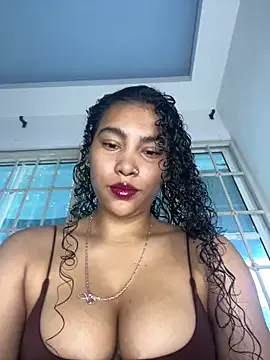 SophieD — Show tits