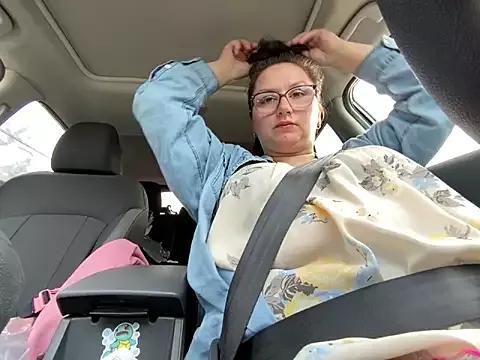 Explore sweet performer SquirtlegirlygirlmM SquirtlegirlygirlmM from StripChat