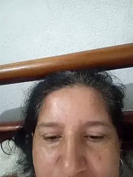 Sra_Angelina — Juego de saliba en mis tetas