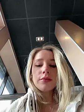 Explore cute model SSSATIVA_model SSSATIVA_model from StripChat