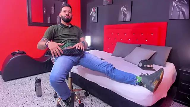 Cute Thiagogomez wants you to fuck his body now Thiagogomez from StripChat
