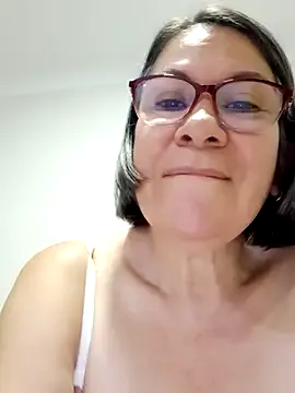 victoria_wayne — remover shorts