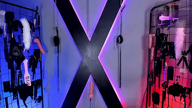 VictoryaLiah_BDSM — Nipple clamps + 10 spanks pussy