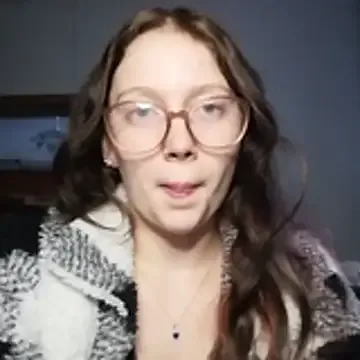 YoungLisaa18 — Boobs Massage 30 Sec 