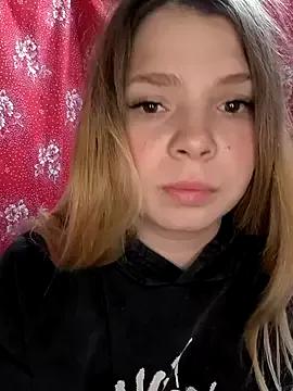 Zuli_Kiska from StripChat